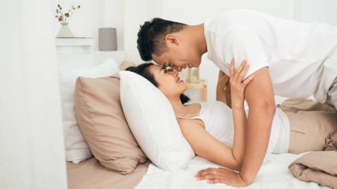 Sexual Health: প্রেশার, সুগার, কোলেস্টেরল সব একসঙ্গে বাঁধিয়ে বসেছেন? নষ্ট হচ্ছে আপনার সেক্স লাইফও