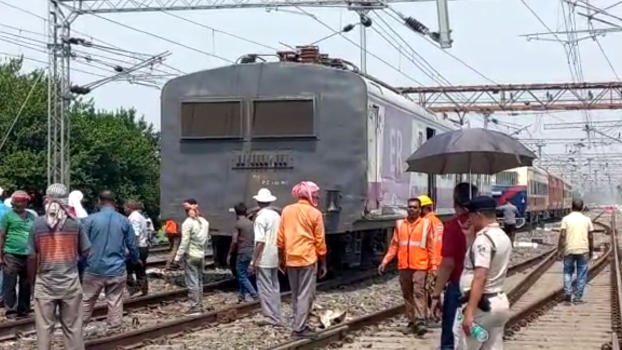 Train Cancelled: শক্তিগড়ে এখনও দাঁড়িয়ে বেলাইন হওয়া ট্রেনটি, হাওড়া-শিয়ালদহ থেকে বাতিল হল কোন কোন ট্রেন