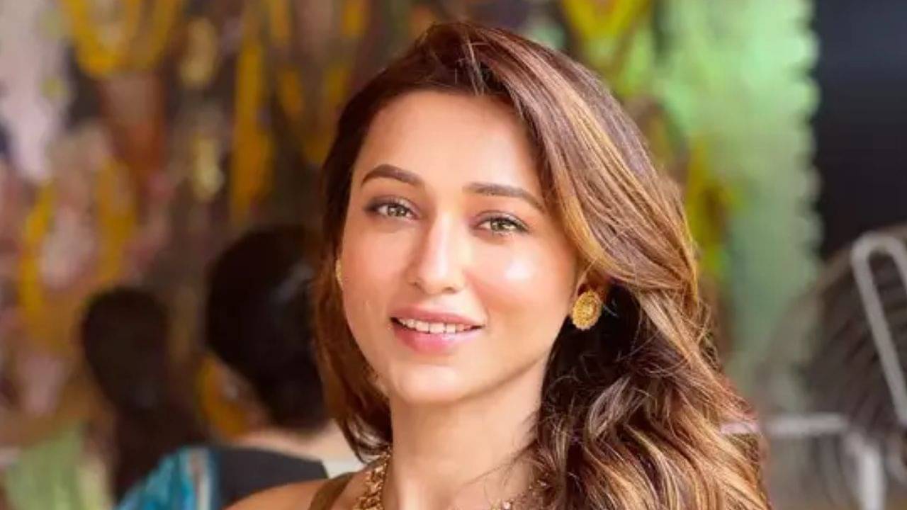 Mimi Chakraborty: বুধবার দুপুরেই বোমা! চুপিসারে বিয়ে করলেন মিমি চক্রবর্তী?