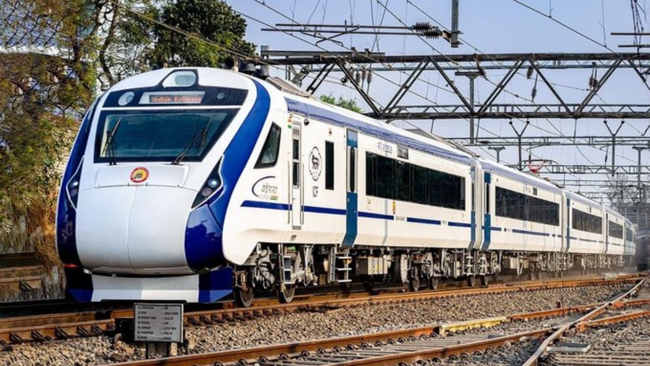 Vande Bharat Express: এই রাজ্যে আগামিকালই মোদীর হাত ধরে প্রথম চাকা গড়াবে বন্দে ভারতের