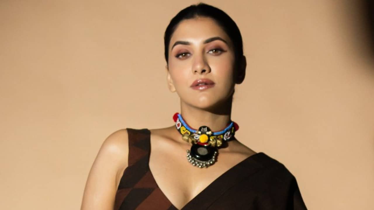 Rukmini Maitra: কীভাবে লোকে ভাল বলছে? নিজের ছবি দেখে এ কেমন প্রতিক্রিয়া রুক্মিনীর