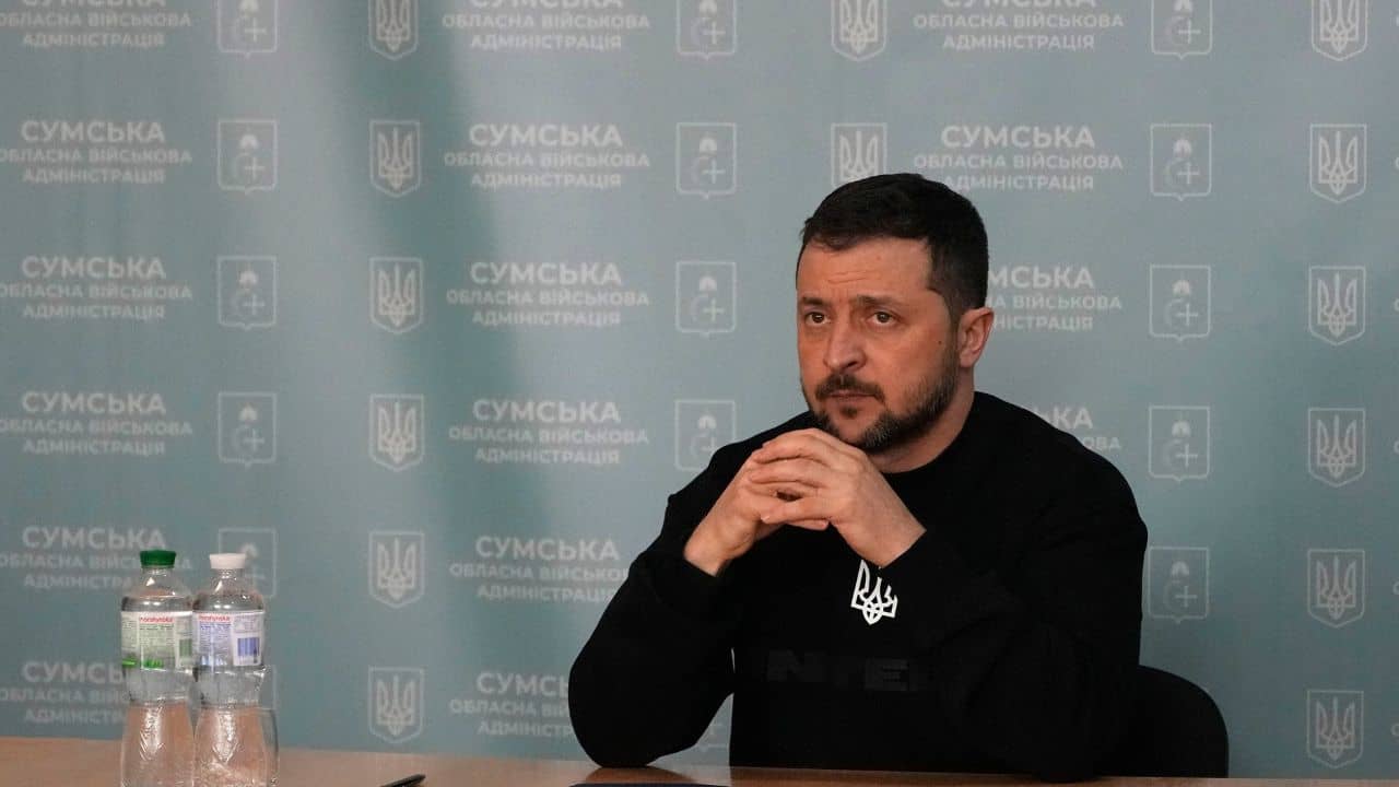 Volodymyr Zelenskyy: যুদ্ধ পরিস্থিতিতে ইউক্রেনের ন্যাটোয় যোগে বাধা? জ়েলেনস্কি বললেন...