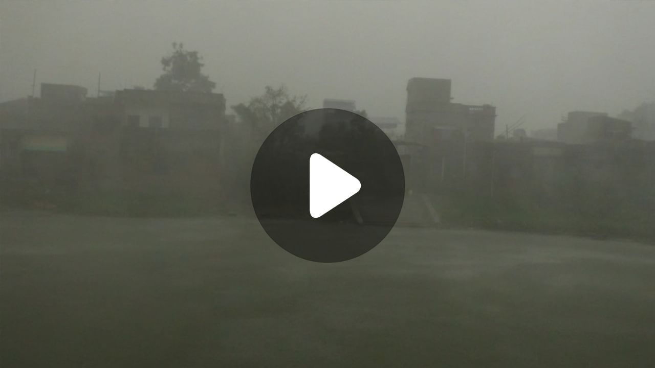 Rain Update: দীর্ঘ অপেক্ষার পর ঝড় ও মুষলধারে বৃষ্টি বাঁকুড়ায়, সাময়িক স্বস্তি