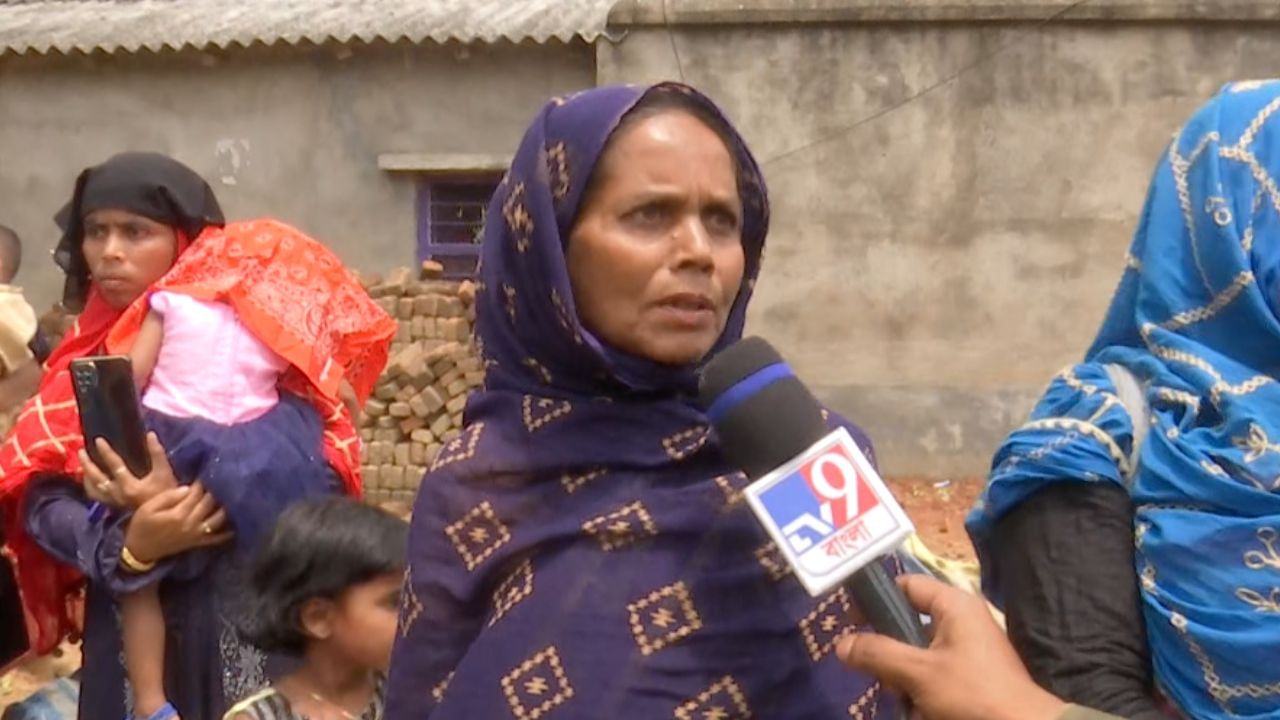 Labhpur: হাইকোর্টের নির্দেশে ১২ বছর পর লাভপুরের গ্রামে ফিরল শতাধিক মানুষ