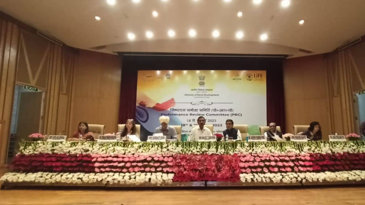 100 Days Work: ১০০ দিনের কাজের পূর্ণাঙ্গ খতিয়ান চাইল কেন্দ্র, পাল্টা প্রশ্ন রাজ্যের