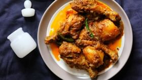 Chicken Kosha: কোলেস্টেরলের ফ্যামিলি হিস্ট্রি রয়েছে? এক পলা সর্ষের তেলেই রেঁধে নিন চিকেন কষা Chicken Kosha: কোলেস্টেরলের ফ্যামিলি হিস্ট্রি রয়েছে? এক পলা সর্ষের তেলেই রেঁধে নিন চিকেন কষা