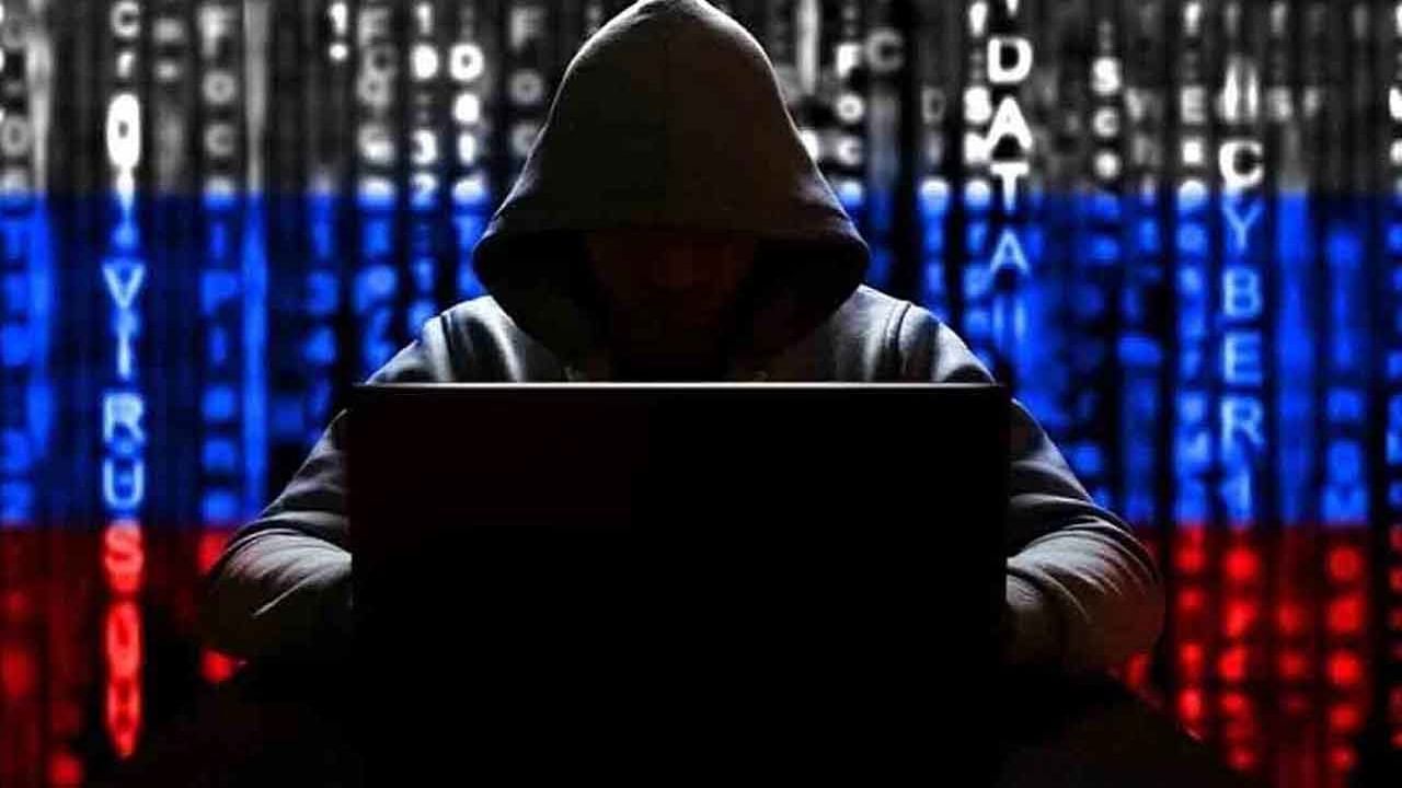 Cyber Attacks: ভারতীয় সেনা অফিসারদের ফোন-ল্যাপটপ হ্যাক করতে ছক কষছে পাক-চিন? নতুন সাইবার হানার পরিকল্পনা?