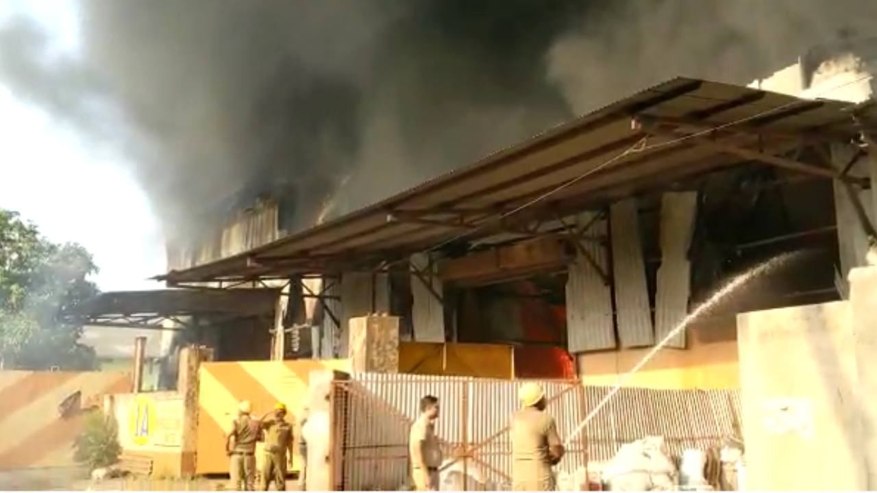 Factory Fire: ডানকুনির প্লাস্টিক কারখানায় ভয়াবহ আগুন, ঘটনাস্থলে দমকলের ৭ ইঞ্জিন