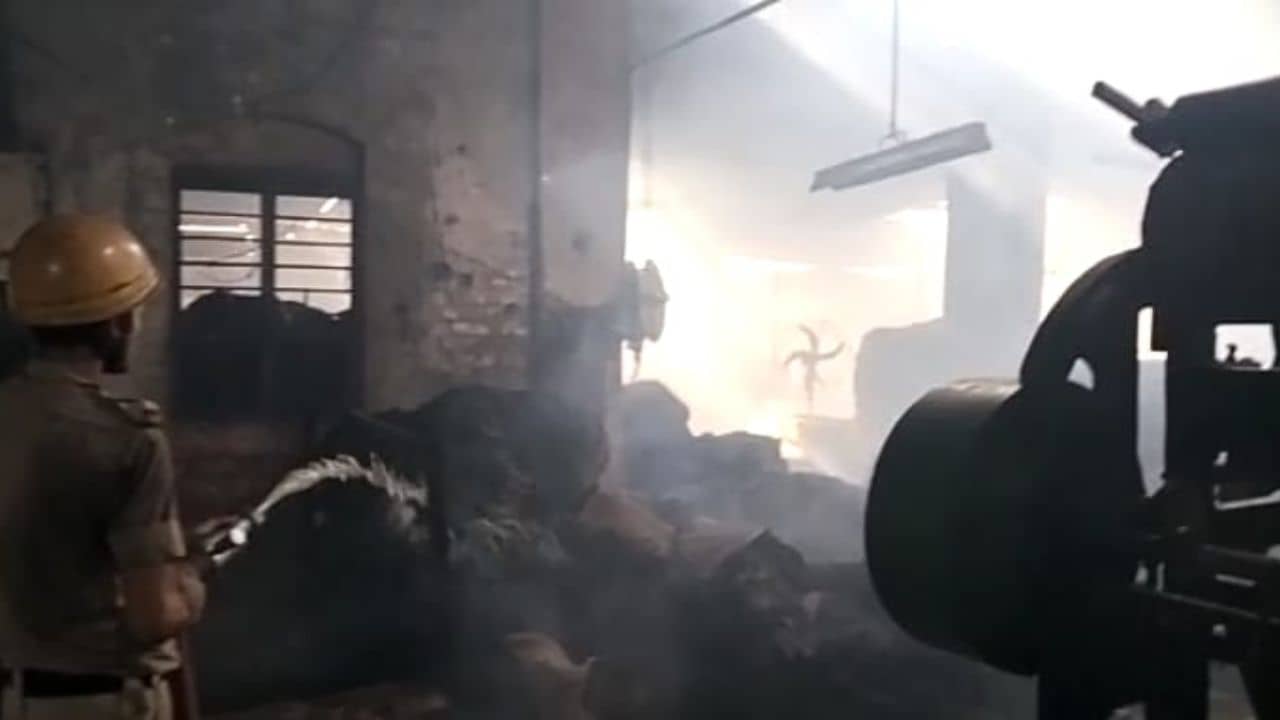 Howrah Fire: মিল ভর্তি শ্রমিক, হাওড়ার মিলে আচমকাই ফাইবারে জ্বলল আগুন