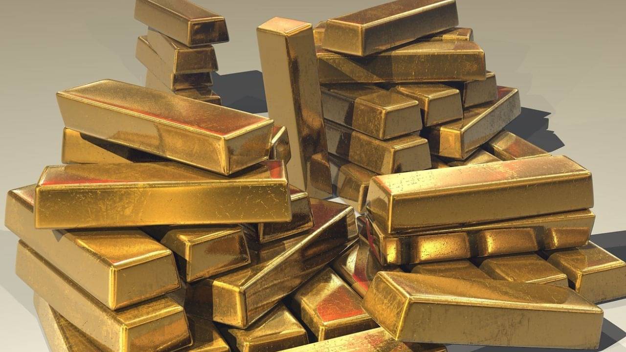 Gold Value: ১ কেজি সোনা আছে আপনার কাছে, ২০৪০ সাল অবধি জমিয়ে রাখলে কী কিনতে পারবেন