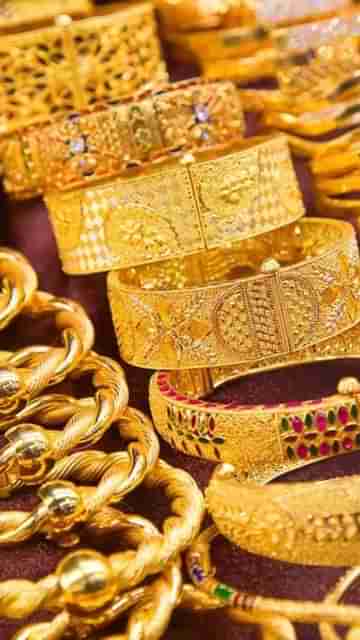 Gold Price: সোনা কেনার প্ল্যান থাকলে আর দেরি নয়, জেনে নিন আজকের দর