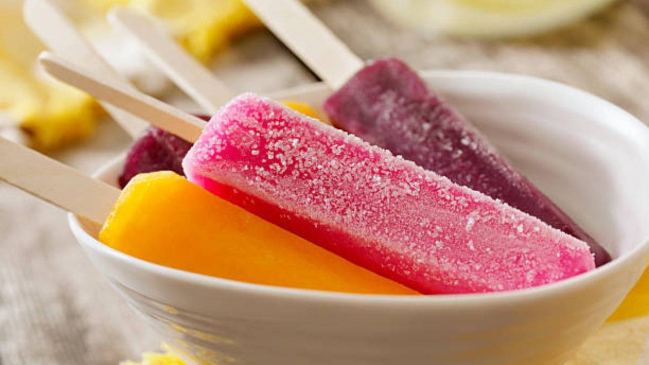 Popsicle Recipe: ওজন কমাতে আইসক্রিম খাচ্ছেন না? মনকে ভাল রাখতে কামড় দিন বাড়ির তৈরি পপসিকলে