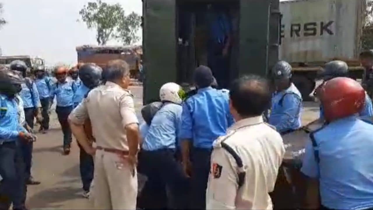 Kurmi Protestor Detain: অভিষেকের কনভয় আসার আগেই বজ্রআঁটুনি নিরাপত্তা পুলিশের, আটক ৩ কুড়মি আন্দোলনকারী