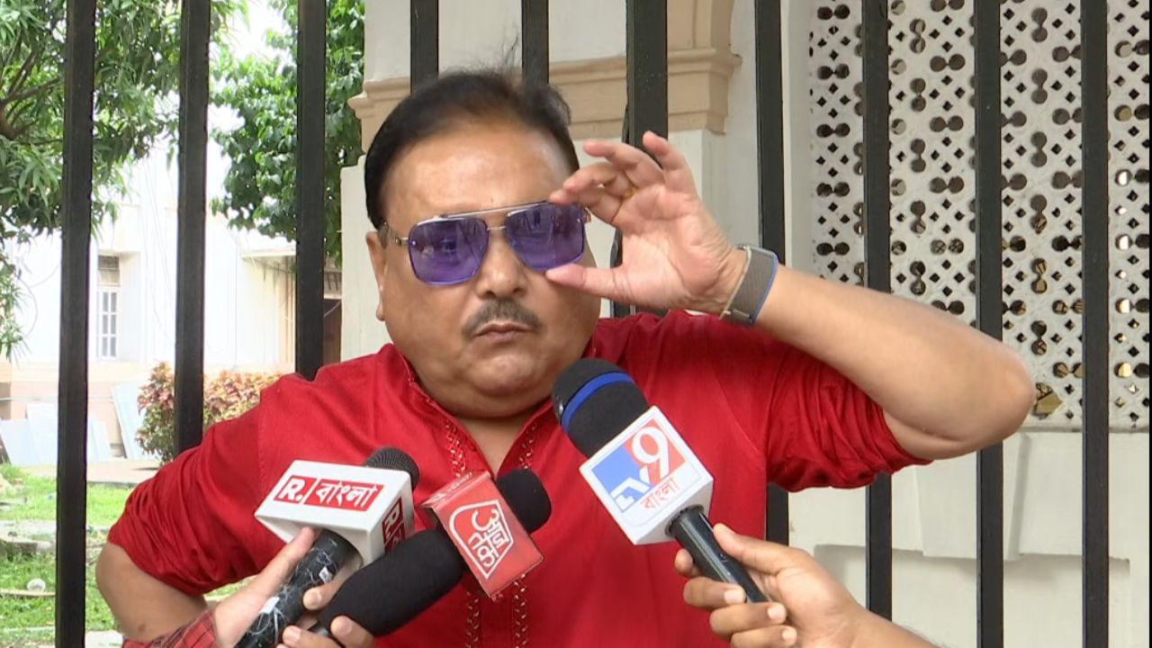 Madan Mitra: ‘এই রাজ্যপাল হয়ত রাষ্ট্রপতি হতে চাইছেন’, বিস্ফোরক মদন মিত্র