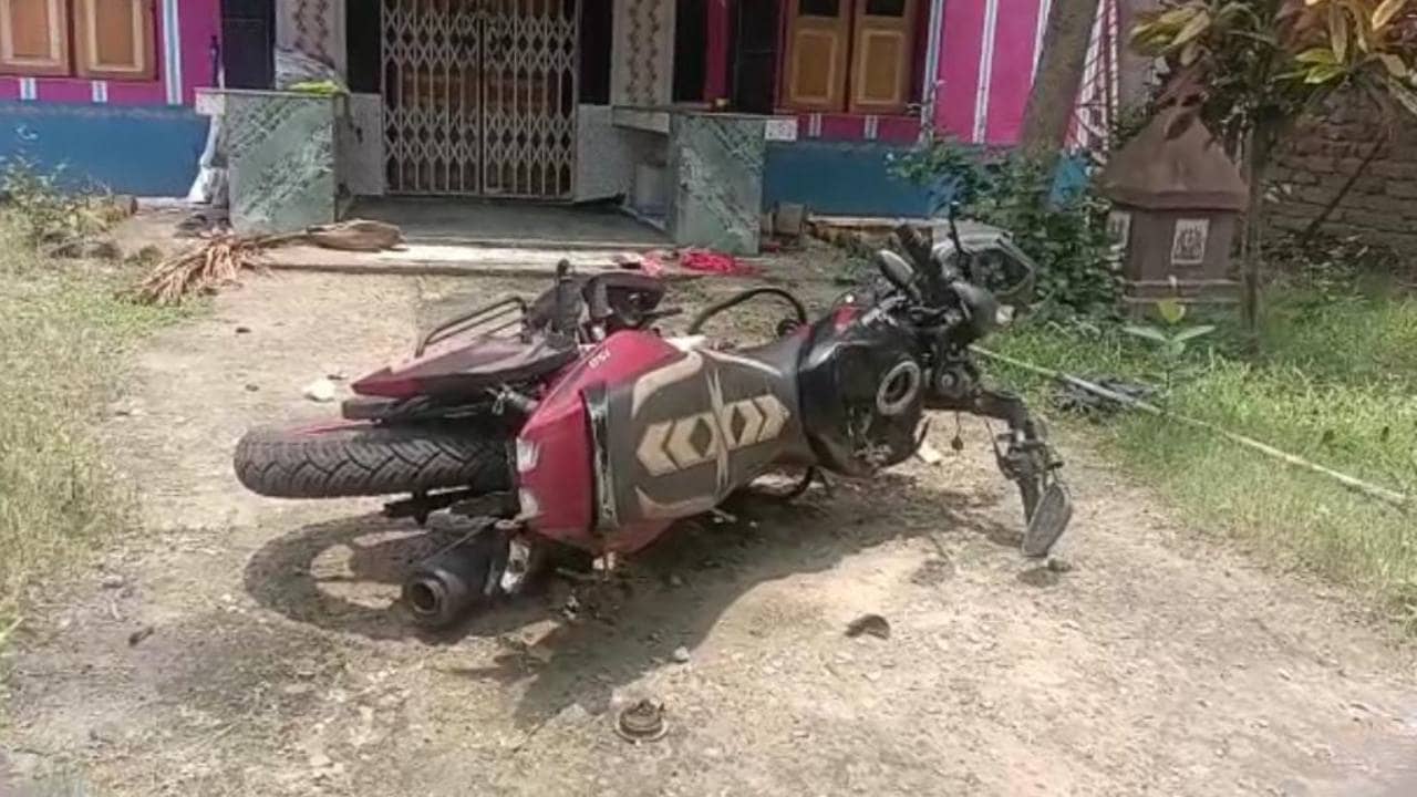 Mayna: বিজয়কৃষ্ণের খুনের পর তৃণমূল কর্মীদের বাড়ি ভাঙচুর, বিজেপির বিরুদ্ধে ৯টি অভিযোগ দায়ের শাসকদলের