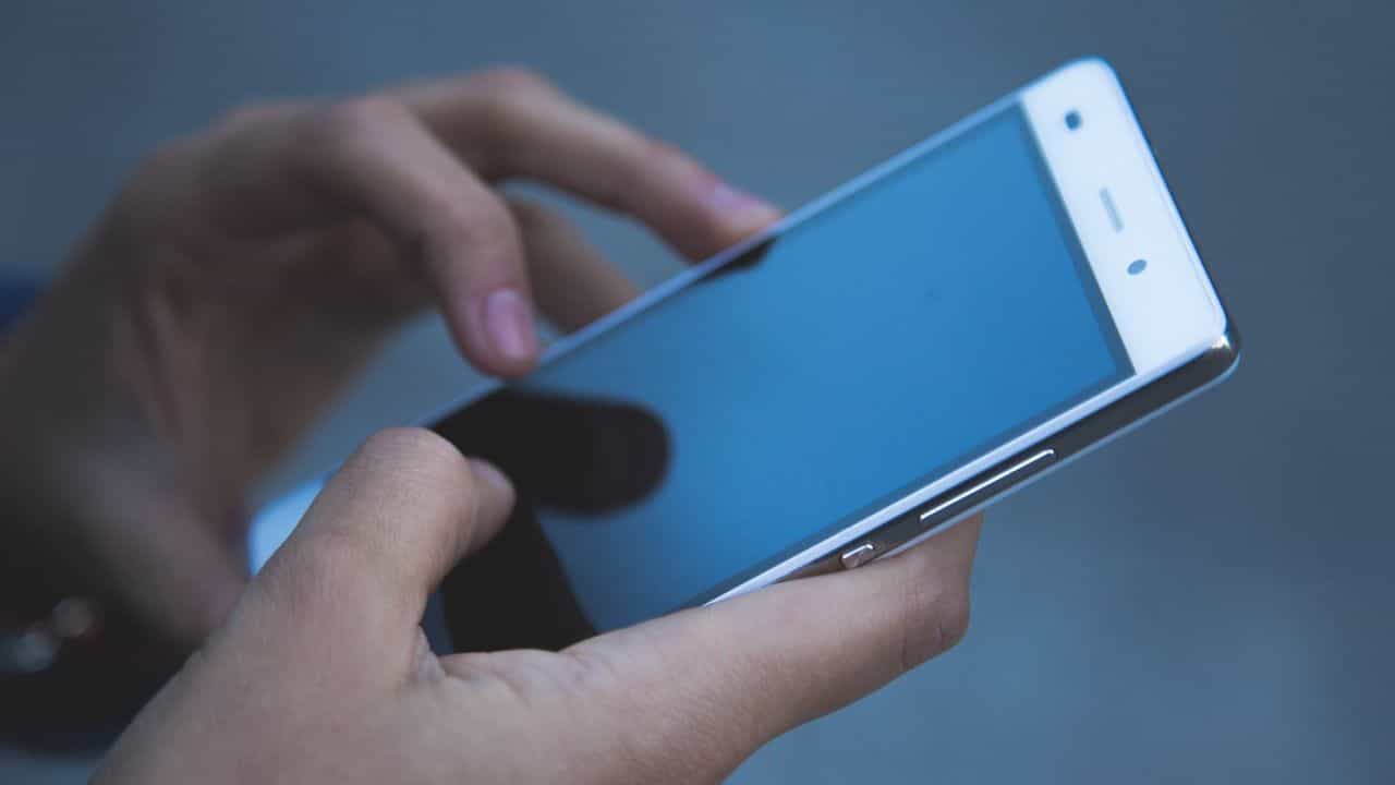 Phone Tracking System: ফোন হারিয়ে বা চুরি হয়ে গিয়েছে? এবার ফোন খুঁজে দেবে কেন্দ্রীয় সরকার Phone Tracking System: ফোন হারিয়ে বা চুরি হয়ে গিয়েছে? এবার ফোন খুঁজে দেবে কেন্দ্রীয় সরকার
