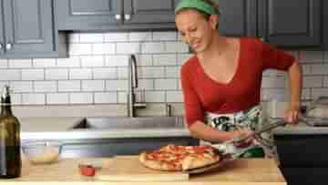 Pizza Recipe: বাড়িতে ওভেন নেই? তাতে কী তাও পিৎজা হবে পারফেক্ট, রইল রেসিপি