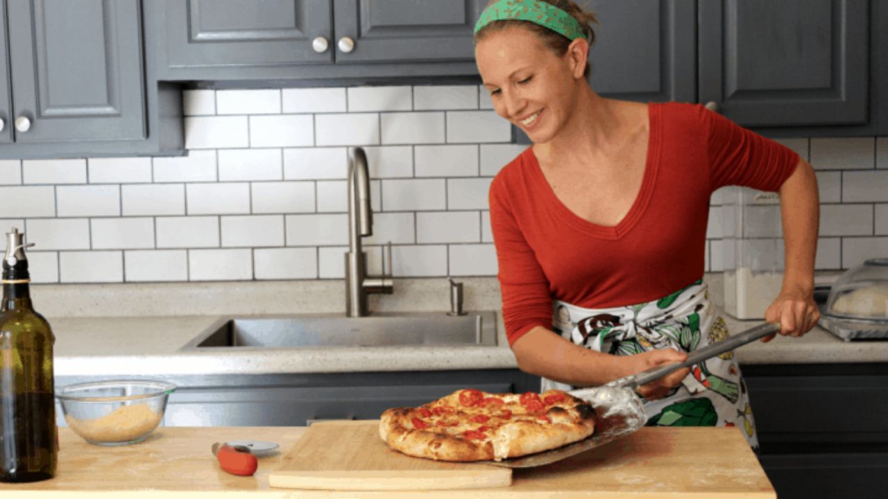 Pizza Recipe: বাড়িতে ওভেন নেই? তাতে কী তাও পিৎজা হবে পারফেক্ট, রইল রেসিপি