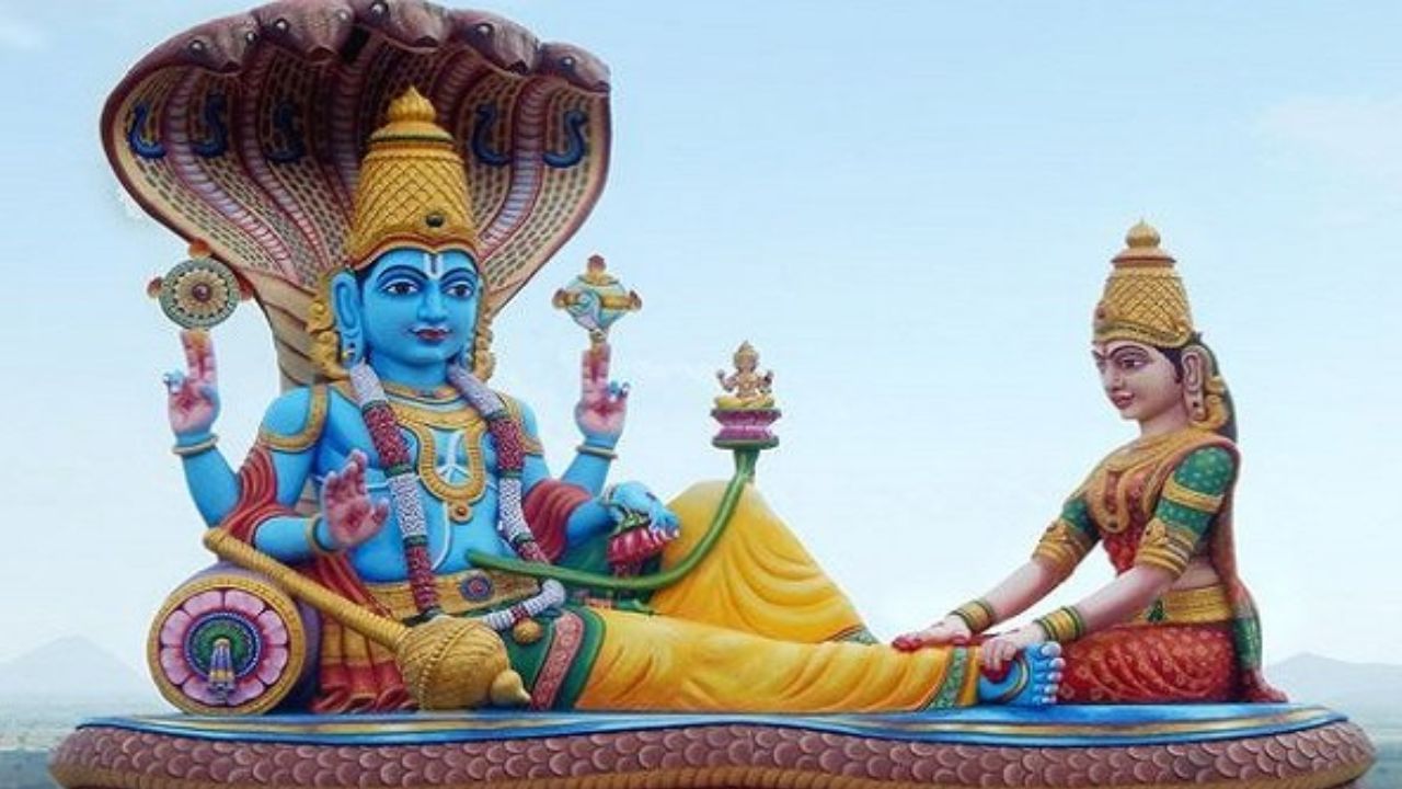 Nirjala Ekadashi 2023: নির্জলা একাদশীতে ৫ রাশির ভাগ্যের চাকা যাবে ঘুরে! লক্ষ্মীর কৃপায় অর্থভাগ্য তুঙ্গে থাকবে আজ Nirjala Ekadashi 2023: নির্জলা একাদশীতে ৫ রাশির ভাগ্যের চাকা যাবে ঘুরে! লক্ষ্মীর কৃপায় অর্থভাগ্য তুঙ্গে থাকবে আজ