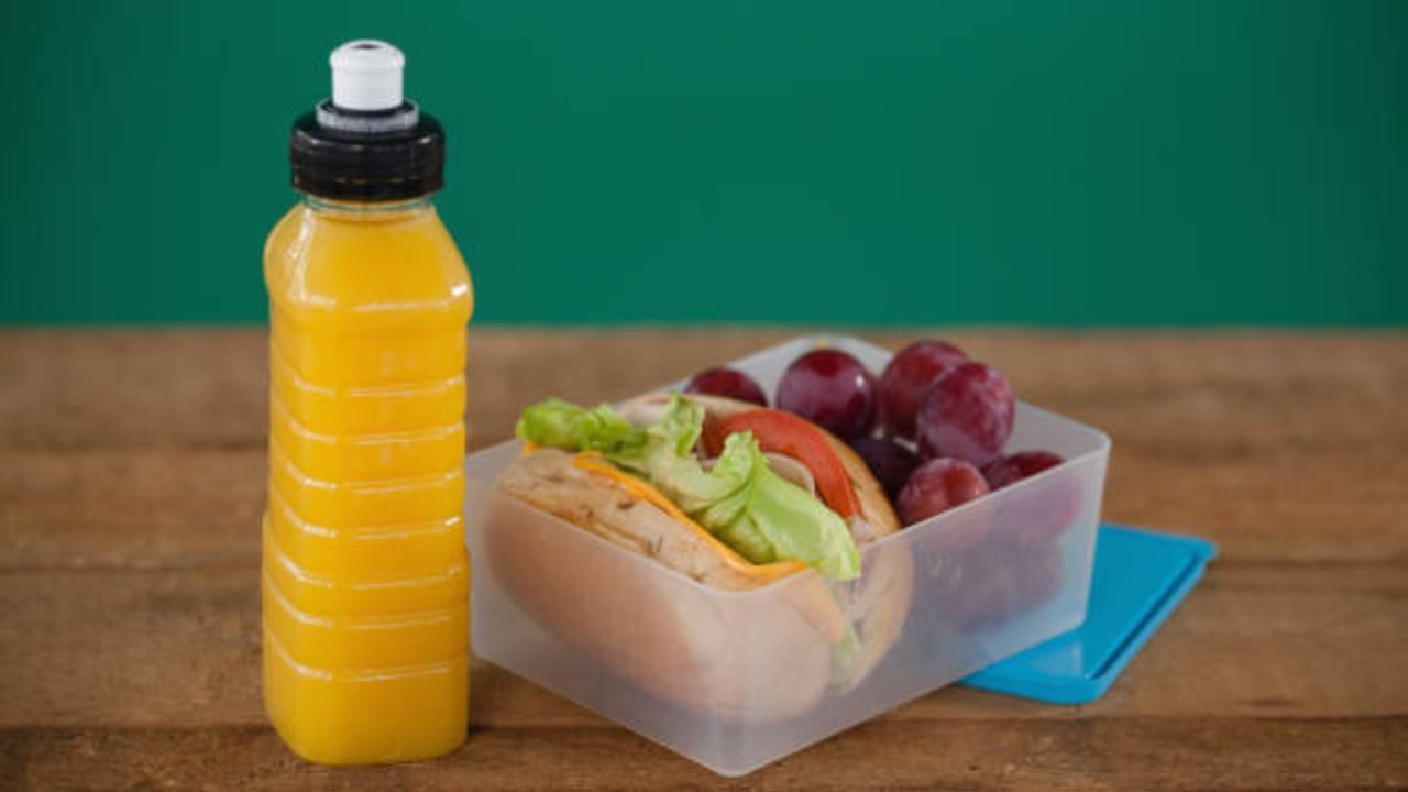 Dish Washing Tips প্রতিদিন মাজার পরও টিফিন বক্স ও জলের বোতল বিশ্রী