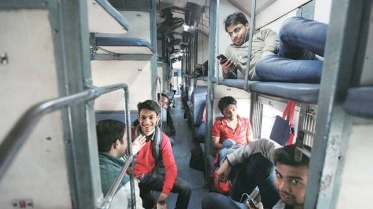 Train Ticket Booking: Waiting List কেন সরাসরি Confirm না হয়ে RAC হয়, জানেন