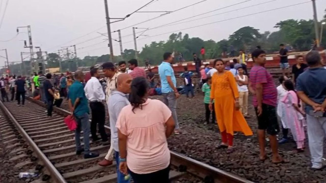 Howrah-Puri Express Accident: বড় দুর্ঘটনার মুখে হাওড়া-পুরী সুপারফাস্ট এক্সপ্রেস, চলন্ত ট্রেনে কাপলিং খুলে ছিটকে গেল বগি