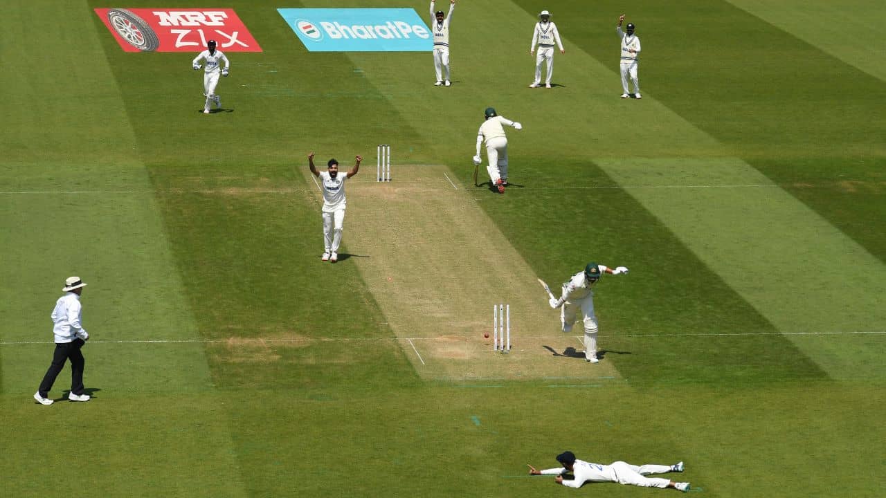 Axar Patel : অক্ষরের থ্রোয়ে পুরনো কথা মনে পড়ায় অবাক হাসি পন্টিংয়ের, কেন জানেন?