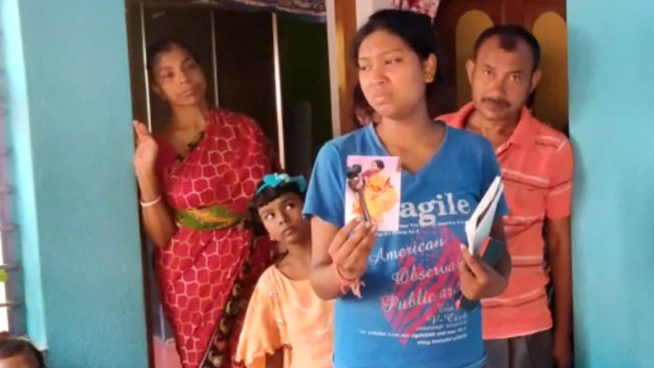 Tarapith: মাটিতে পড়ে পুজোর ডালা, ছড়িয়ে মিষ্টি, তারাপীঠ থেকে ফেরার পথে ট্রাকের ধাক্কায় পিষে গেলেন মহিলা