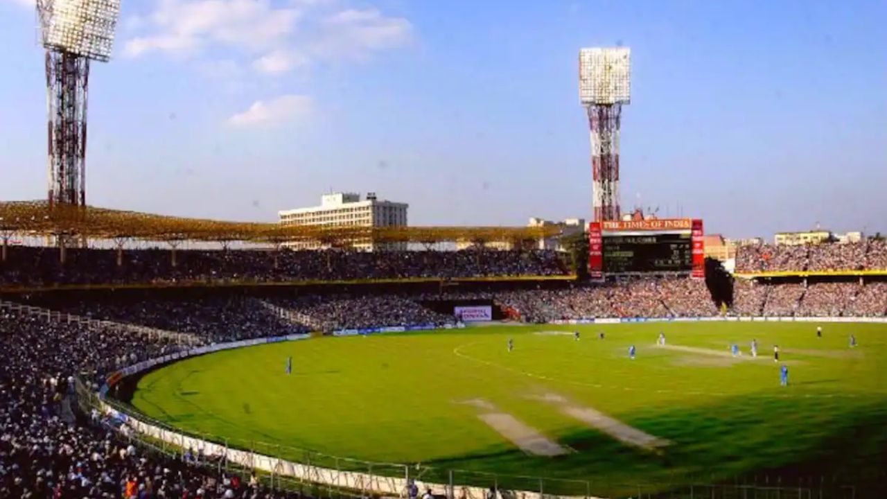 Eden Gardens: দরজায় কড়া নাড়ছে বিশ্বকাপ, জোর কদমে চলছে ইডেন সংস্কারের কাজ