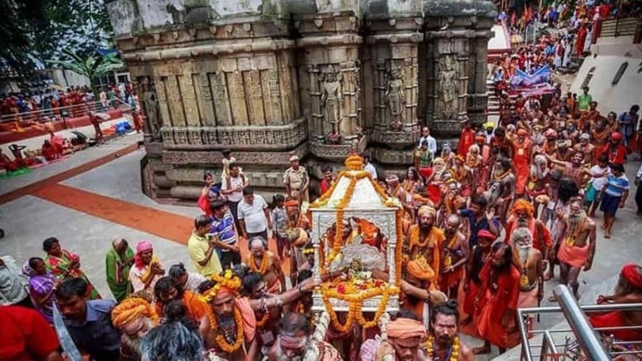 শুধু তাই নয়, এই সময় কৃষিকাজ করাও বন্ধ রাখা হয়। বীজবপন, পিতৃতর্পন, ভূমি কর্ষণ, বেদ পাঠ করাও বন্ধ রাখা হয়। তিনদিন ধরে গ্রামবাংলার বিধবা মহিলারা ব্রত-উপবাস পালন করে থাকেন। 