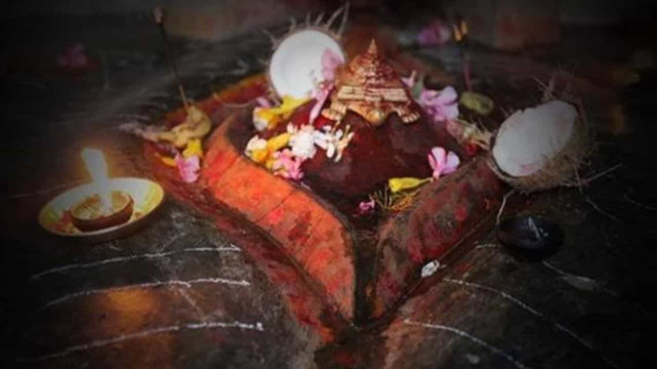 Ambubachi 2023 Date: কবে শুরু অম্বুবাচী? তিনদিন কামাখ্যা মন্দিরের দরজা বন্ধ থাকার কারণ জানেন না ৯৯ শতাংশ Ambubachi 2023 Date: কবে শুরু অম্বুবাচী? তিনদিন কামাখ্যা মন্দিরের দরজা বন্ধ থাকার কারণ জানেন না ৯৯ শতাংশ