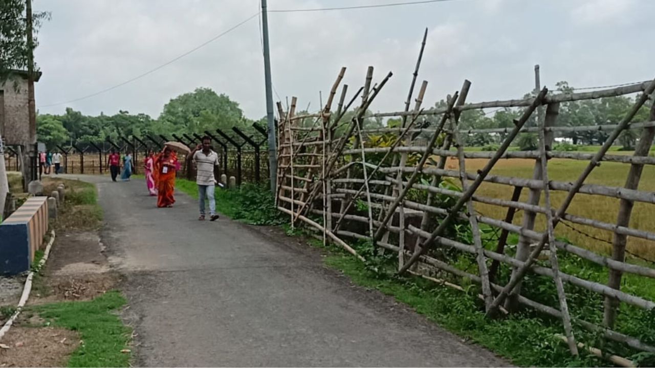 WB Panchayat Polls 2023: সীমান্তে শাসকদলকে ভোট প্রচারে বাধা, বিএসএফ-এর বিরুদ্ধে নালিশ করতে কমিশনে যেতে চলছে তৃণমূল