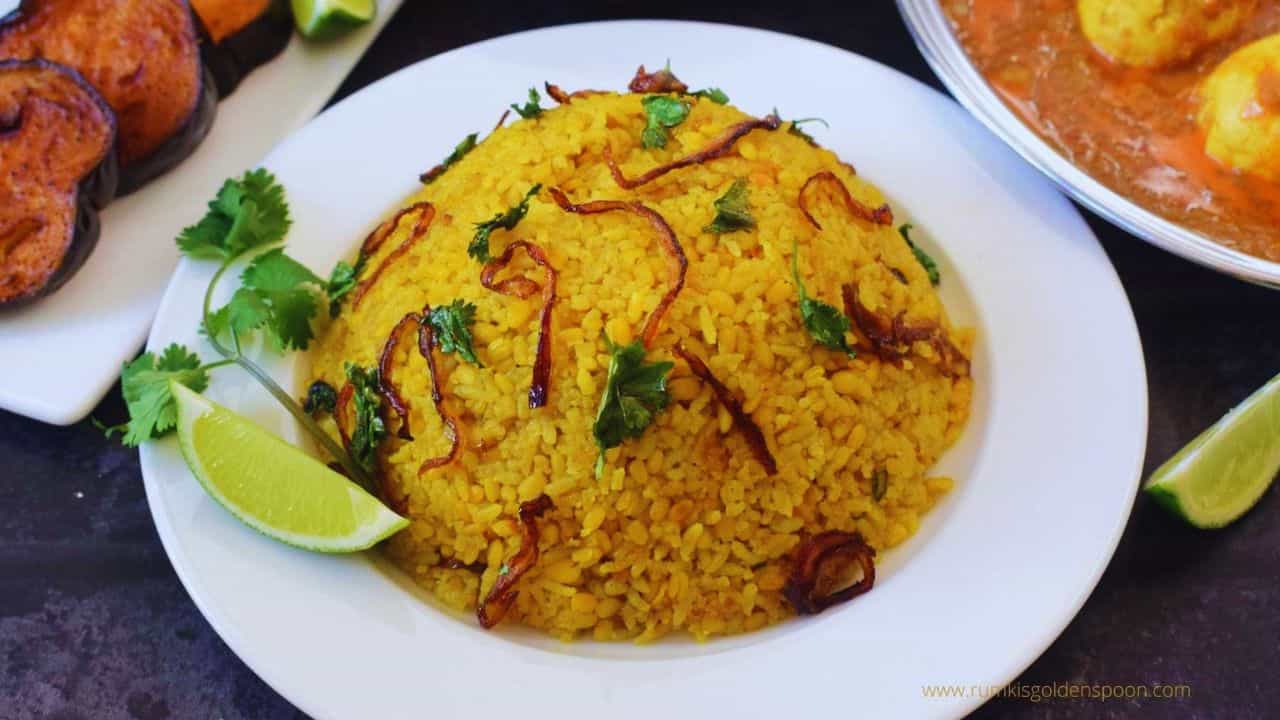 Bhuna Khichuri Recipe: উইকেন্ডের দুপুরে বৃষ্টি উপভোগ করুন ভুনা খিচুড়ির সঙ্গে, রইল রেসিপি Bhuna Khichuri Recipe: উইকেন্ডের দুপুরে বৃষ্টি উপভোগ করুন ভুনা খিচুড়ির সঙ্গে, রইল রেসিপি