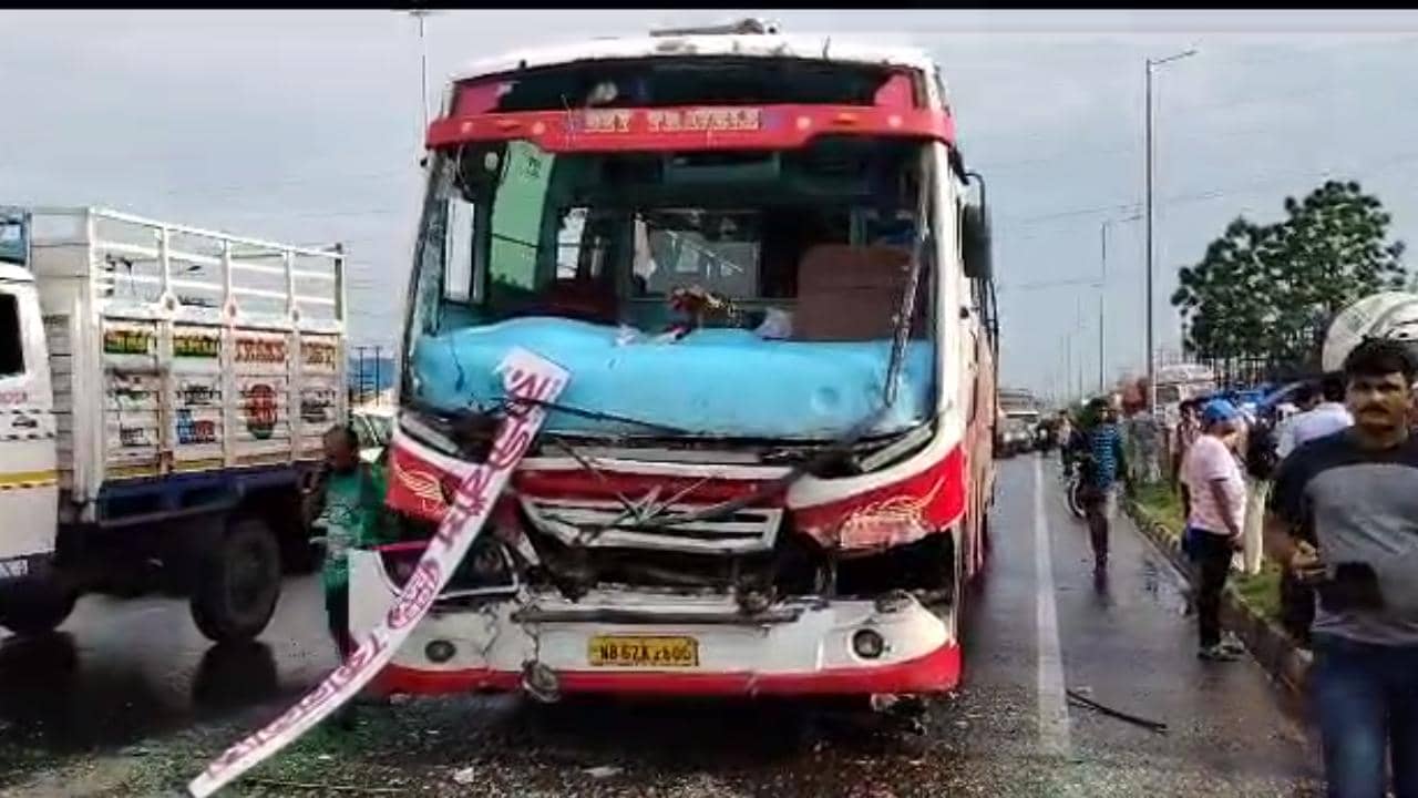 Road Accident in Howrah: লিলুয়ায় দুই বাসের সংঘর্ষে জখম ২০, কোনা এক্সপ্রেসওয়েতে পথ দুর্ঘটনায় মৃত্যু আরও এক যুবকের