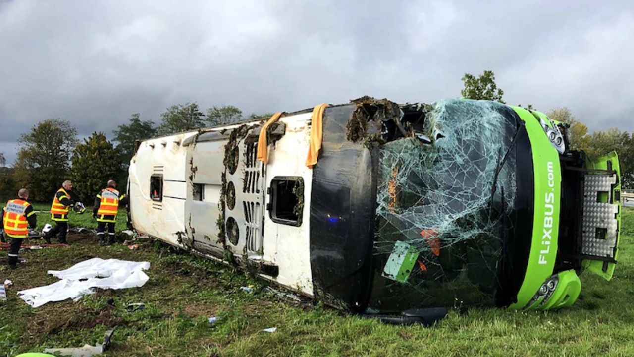 Bus accident: বিয়েবাড়ির আনন্দ বদলে গেল বিষাদে, বাস উলটে মৃত ১১ বরযাত্রী