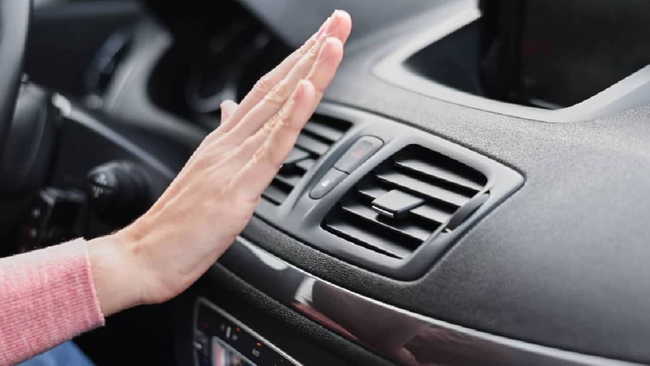Car AC: দাঁড় করানো অবস্থায় গাড়িতে এসি চালাচ্ছেন, ১ ঘন্টায় কত পেট্রোল খরচ হয় জানেন?