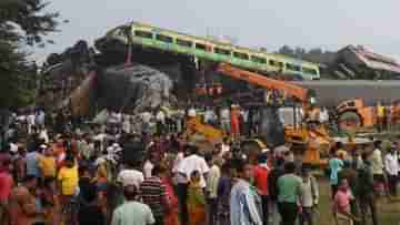 Balasore Train Accident: হাসপাতালের বেডে শুয়ে নেপালের কিশোর, টিভি দেখেই চিৎকার, এই তো মা-বাবা