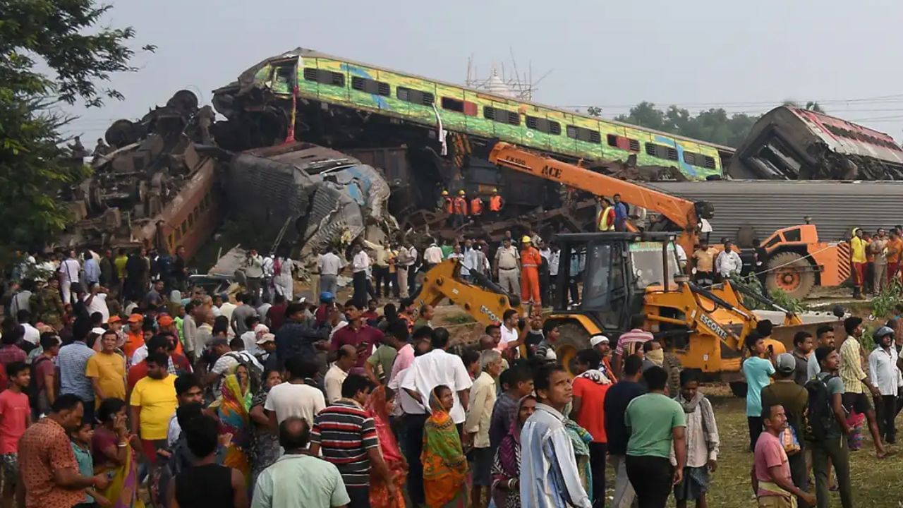 Balasore Train Accident: হাসপাতালের বেডে শুয়ে নেপালের কিশোর, টিভি দেখেই চিৎকার, 'এই তো মা-বাবা'