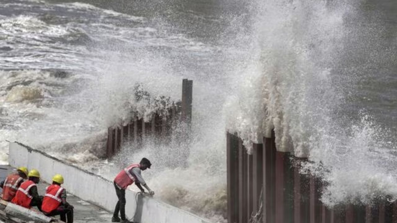 Cyclone Biparjoy: 'বিপর্যয়' এখন গভীর নিম্নচাপ, জানাল মৌসম ভবন