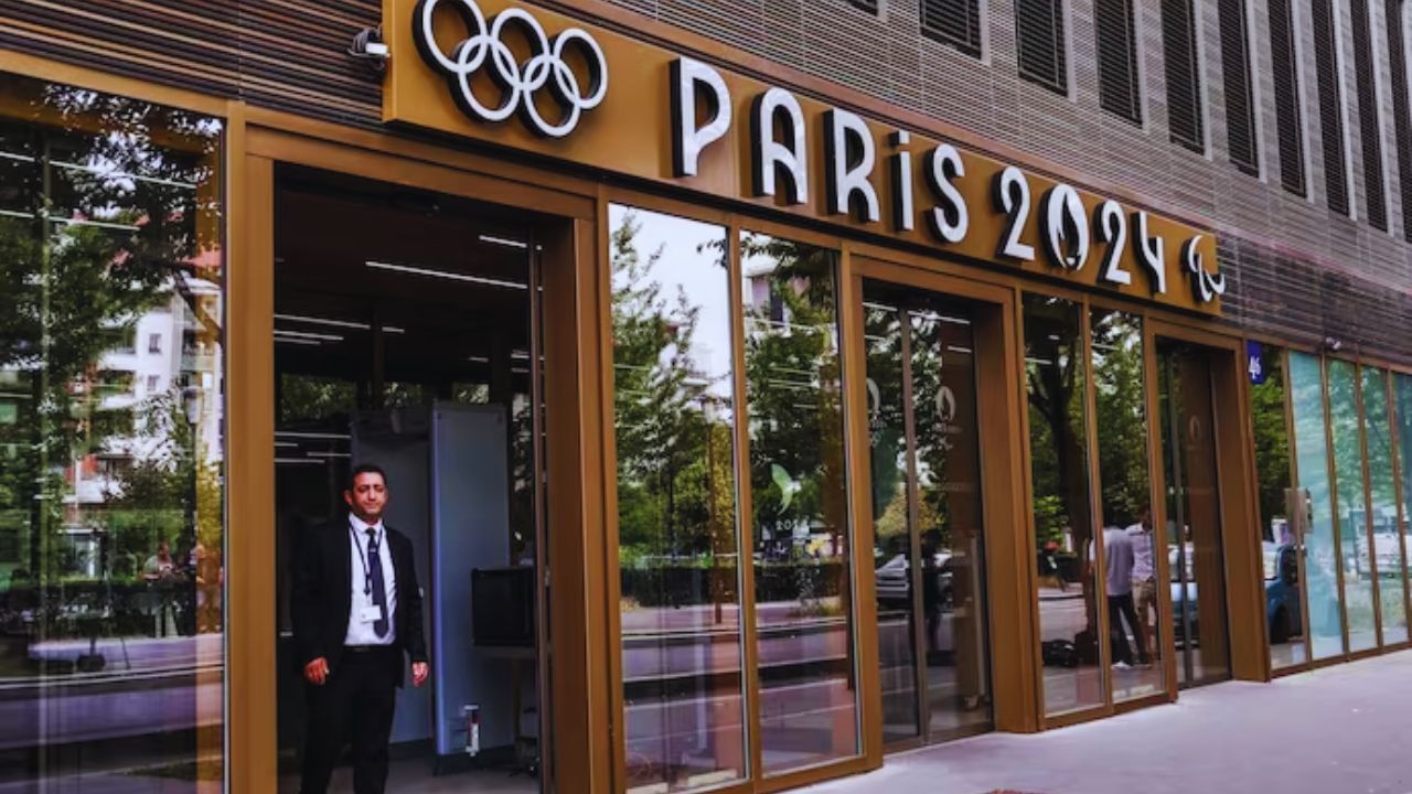 Paris Olympics 2024 : দুর্নীতির শিকড় খুঁজতে... প্যারিস অলিম্পিকের হেড কোয়ার্টারে হানা পুলিশের