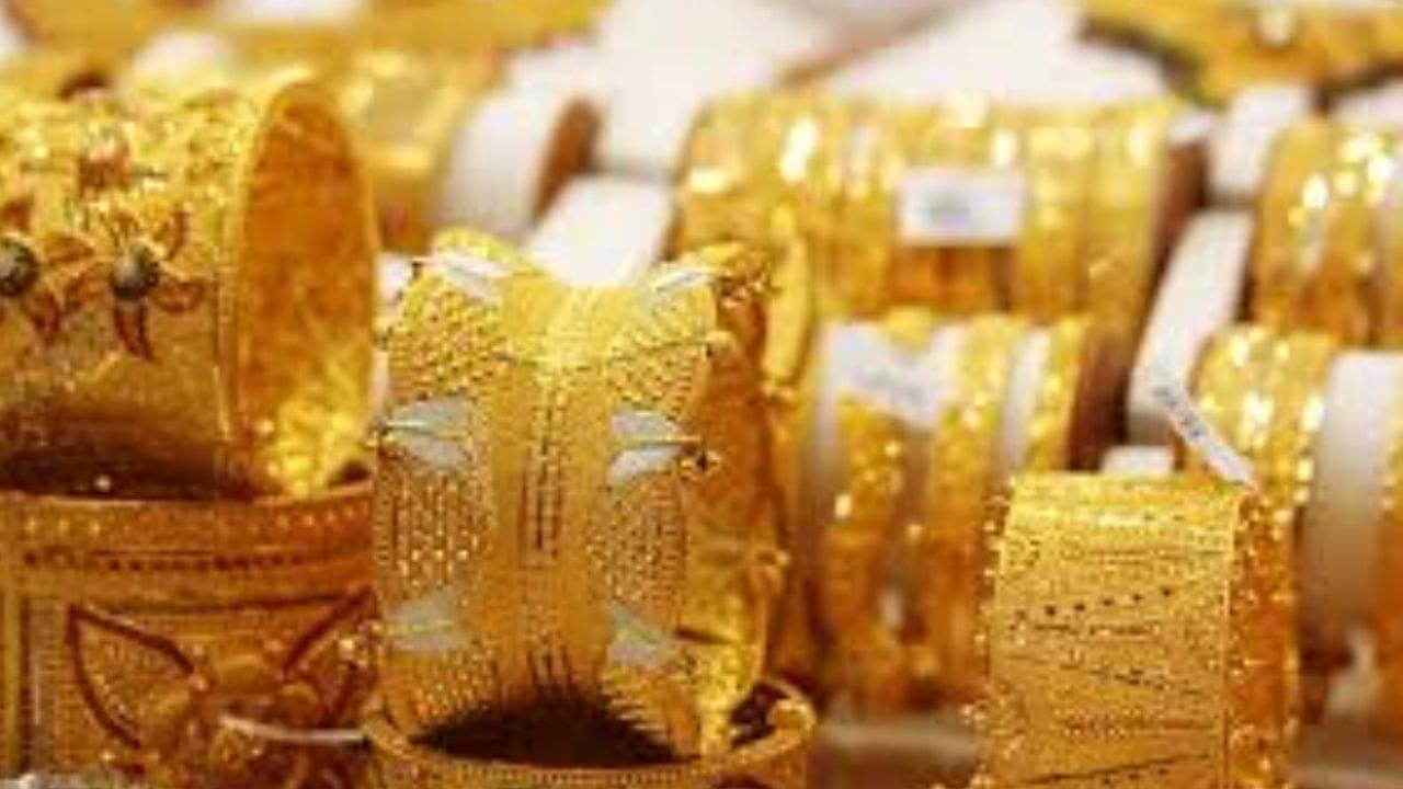 Gold Price Today: তাপমাত্রার সঙ্গে চড়চড়িয়ে বাড়ল সোনার দরও, রুপোর দাম কত রয়েছে, জেনে নিন