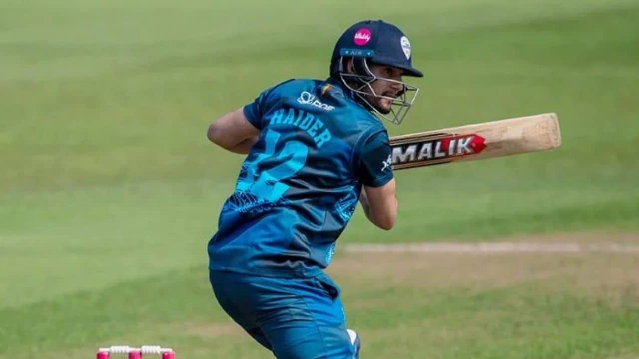 Haider Ali: স্টাম্প নাকি রানআউট! পাক ব্যাটারের হাস্যকর আউট, রইল ভিডিয়ো