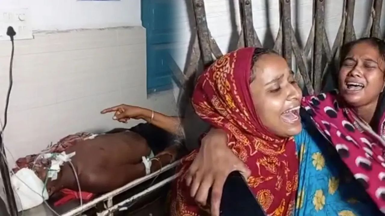 Murshidabad Murder: খড়গ্রামে কংগ্রেস কর্মী 'খুনে' রাতারাতি গ্রেফতার ২, পুলিশের জালে ৩ Murshidabad Murder: খড়গ্রামে কংগ্রেস কর্মী 'খুনে' রাতারাতি গ্রেফতার ২, পুলিশের জালে ৩