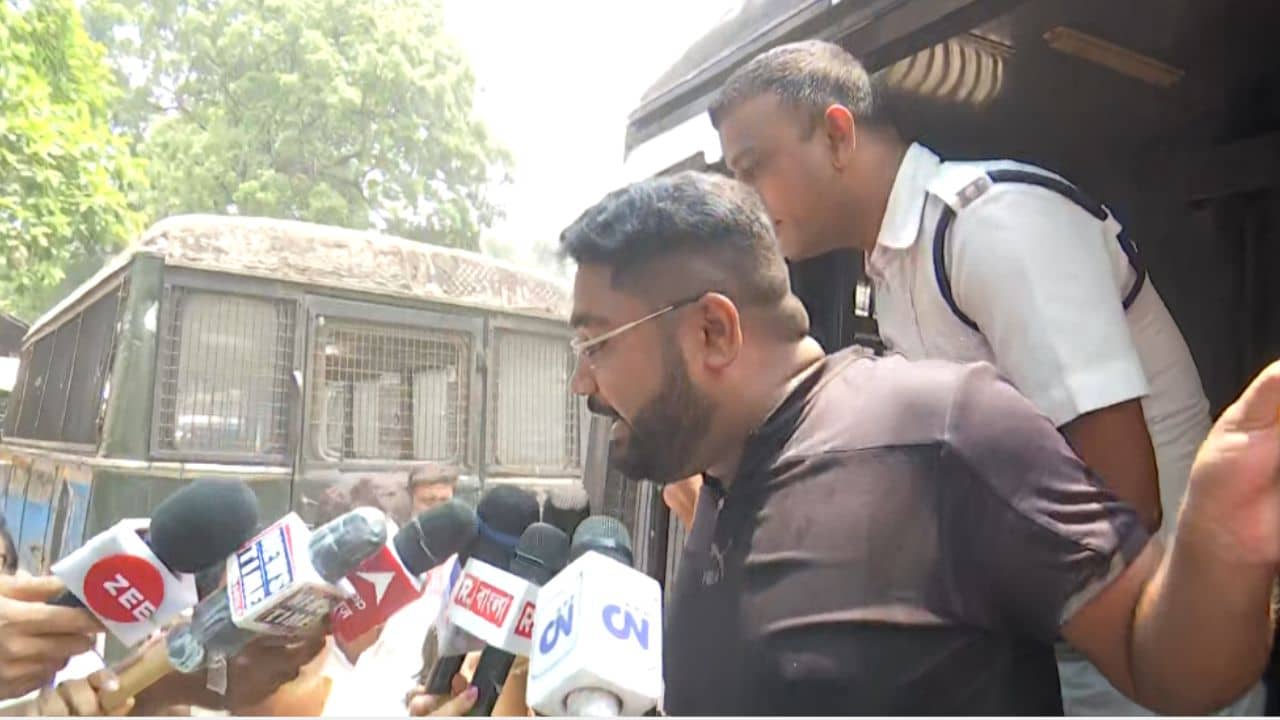 Kuntal Ghosh: কুন্তলের মুখে শুভেন্দু অধিকারীর নাম, কোর্ট চত্বরে বিস্ফোরক দাবি অভিযুক্তের