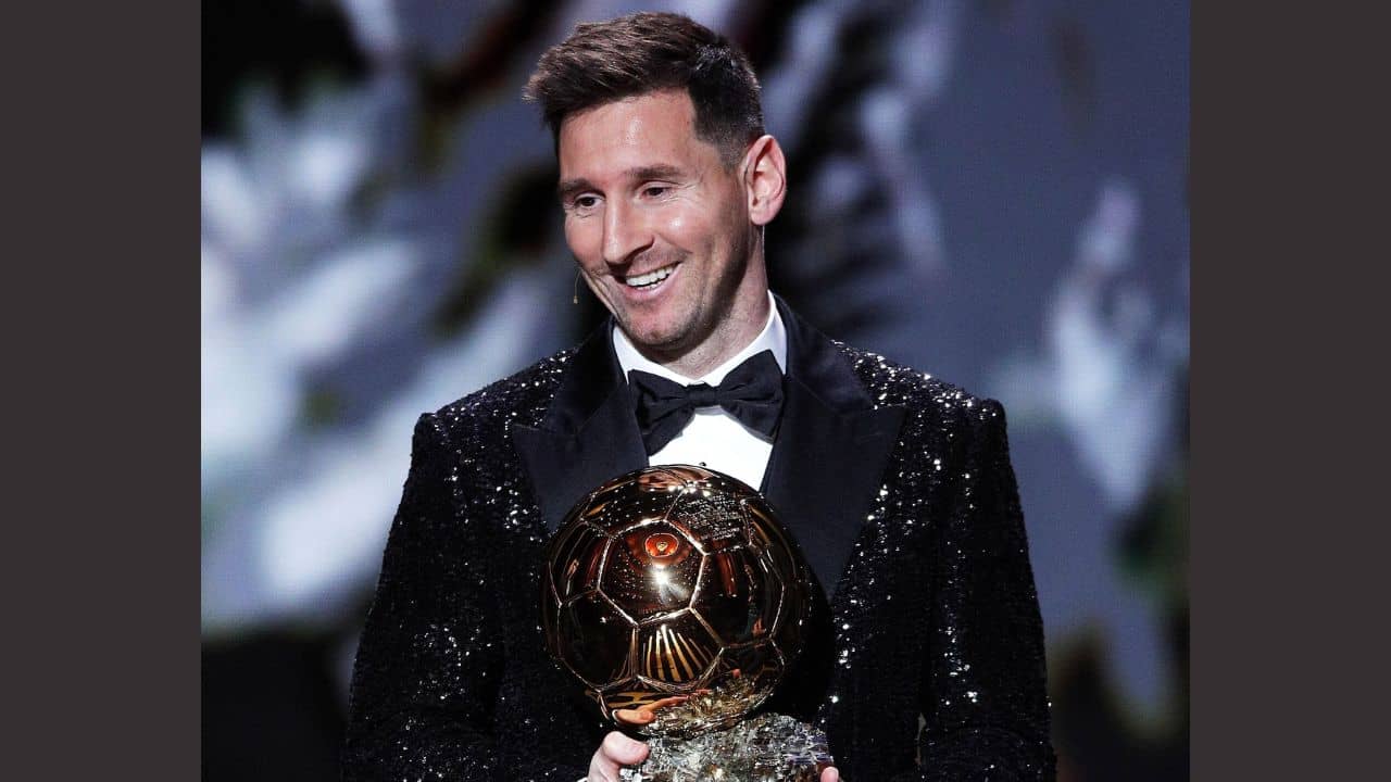 Lionel Messi : ব্যালন ডিঅর জিতবেন মেসিই, ভবিষ্যদ্বাণী রোনাল্ডোর!
