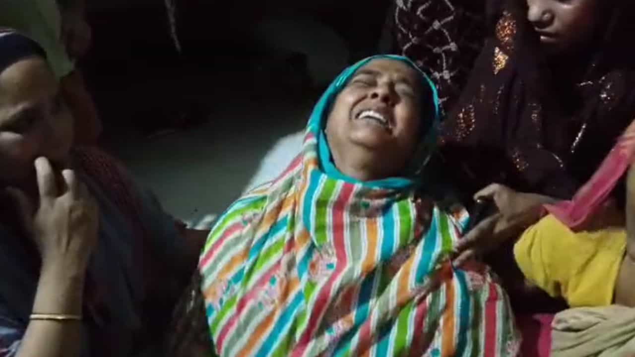 Panchayat Elections 2023: বাঁশ দিয়ে তৃণমূল নেতাকে পিটিয়ে খুনের অভিযোগ কংগ্রেসের বিরুদ্ধে, রিপোর্ট তলব কমিশনের Panchayat Elections 2023: বাঁশ দিয়ে তৃণমূল নেতাকে পিটিয়ে খুনের অভিযোগ কংগ্রেসের বিরুদ্ধে, রিপোর্ট তলব কমিশনের