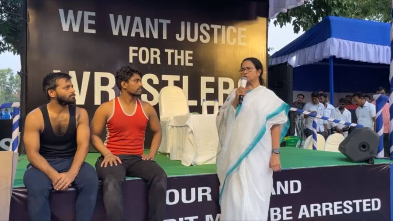 Mamata Banerjee: ক্যায়া নন্দলাল, চুপ কিউ হ্যায়, কুস্তিগীরদের আন্দোলনের পাশে দাঁড়িয়ে কেন্দ্রকে নিশানা মমতার