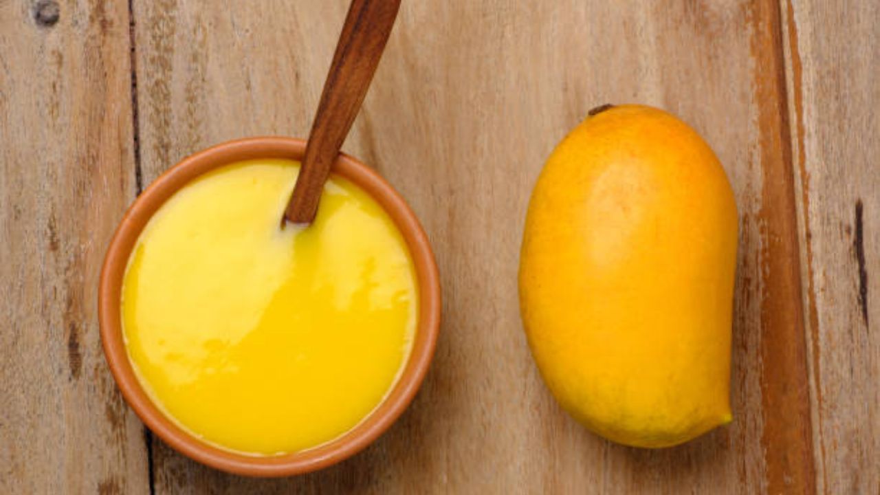 Mango Skin Care: রোজ থালা থালা পাকা আম না খেয়ে একটু মুখেও মাখুন, জেল্লা ফেটে পড়বে