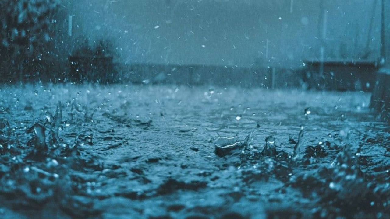Rain in Kolkata: ভ্যাপসা গরম থেকে রেহাই মিলবে কবে? বৃষ্টির পূর্বাভাস দিচ্ছে জ্যোতিষশাস্ত্র