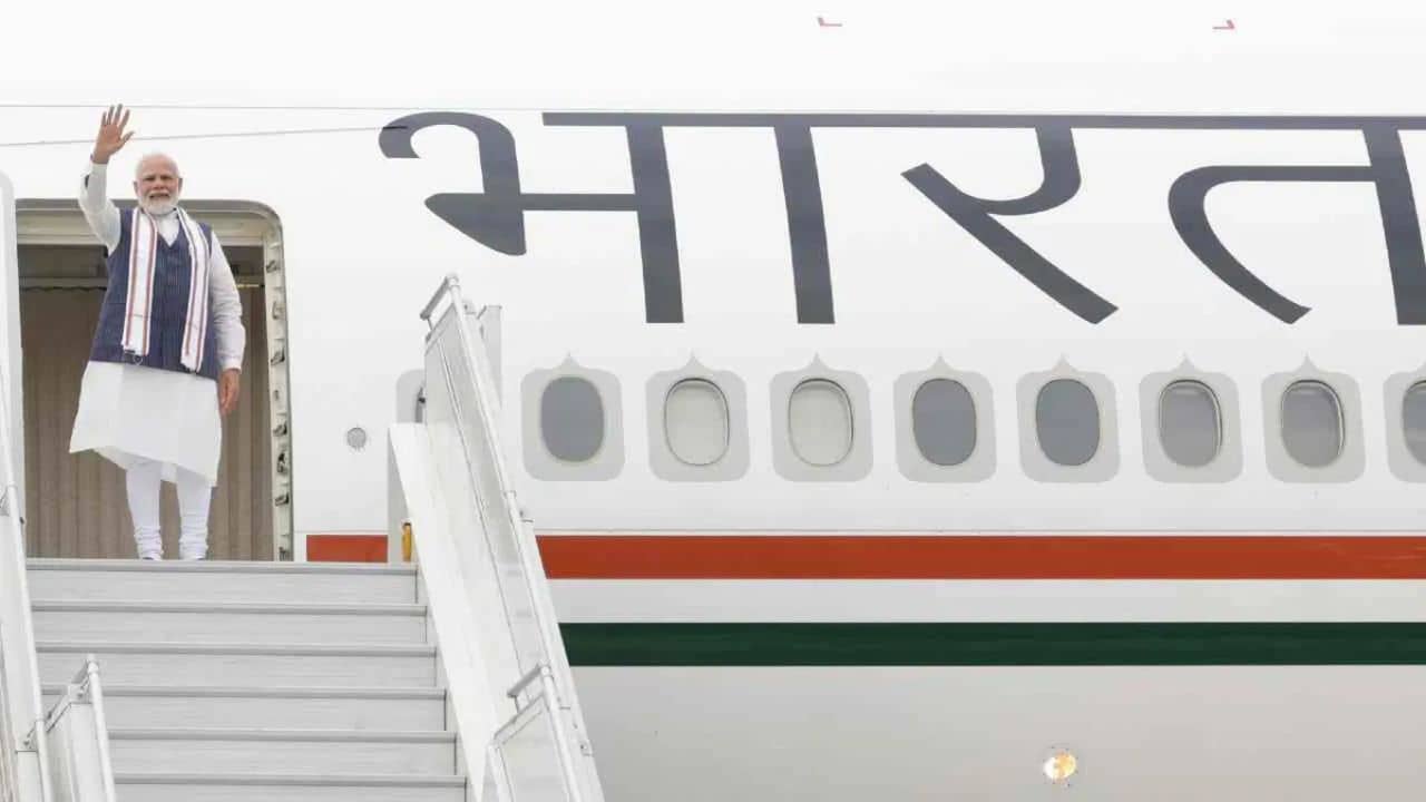 PM Modis US visit: ঐতিহাসিক মার্কিন সফর, নিউ ইয়র্ক রওনা দেওয়ার আগে টুইট-বার্তা মোদীর